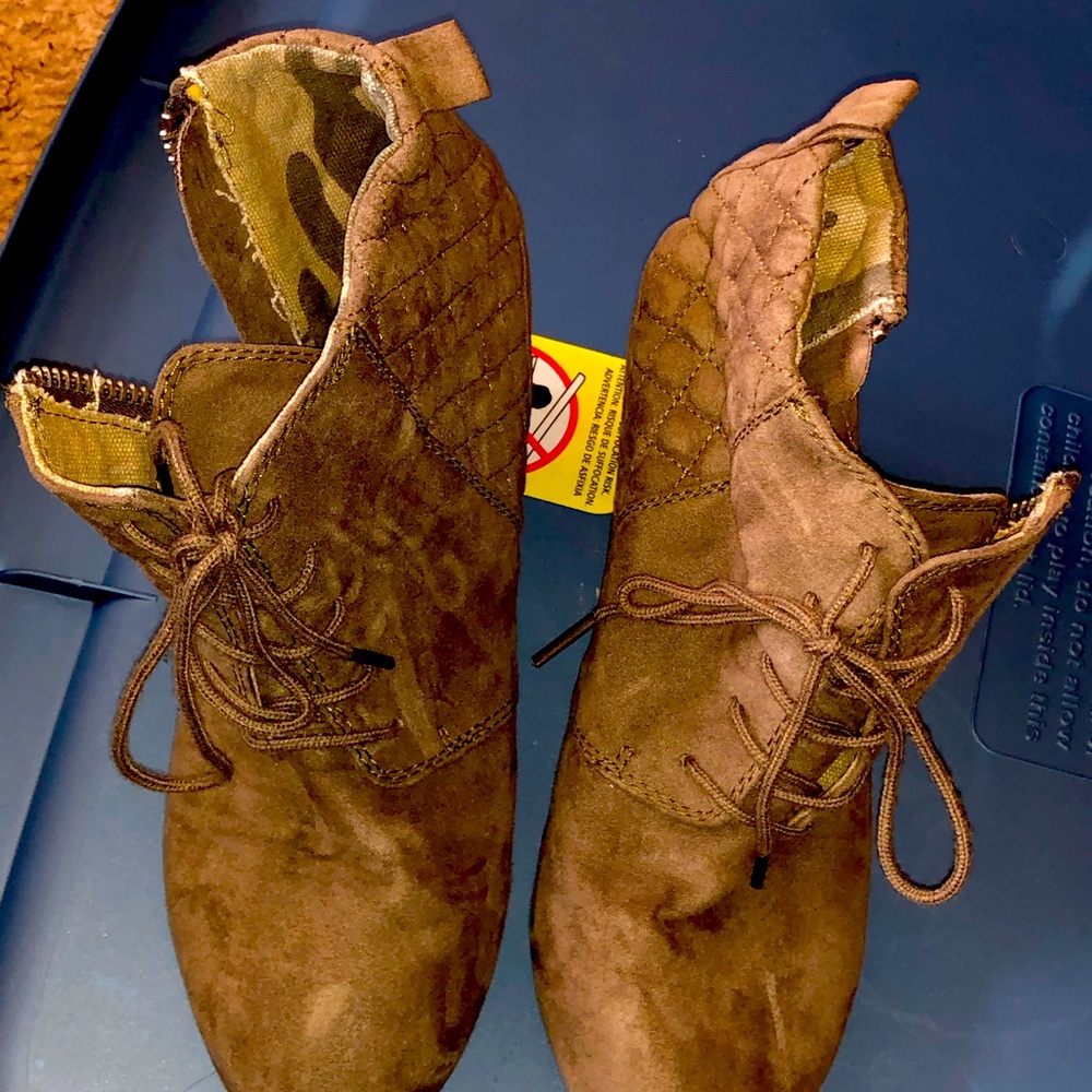 Bongo boots